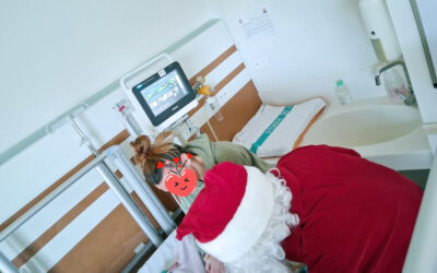 [Noël au GHH #2🎅] C’est au tour des services de Pédiatrie d’accueillir le Père Noël !