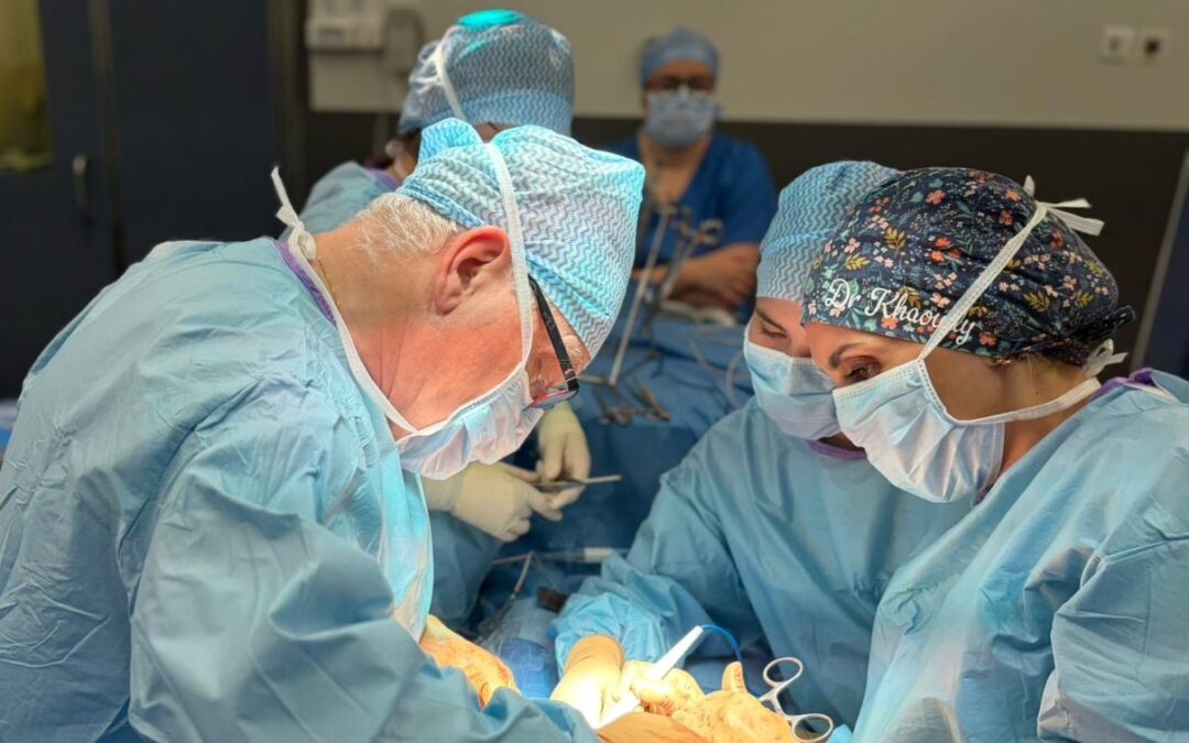 🏥[Chirurgie abdominale des parois complexes]