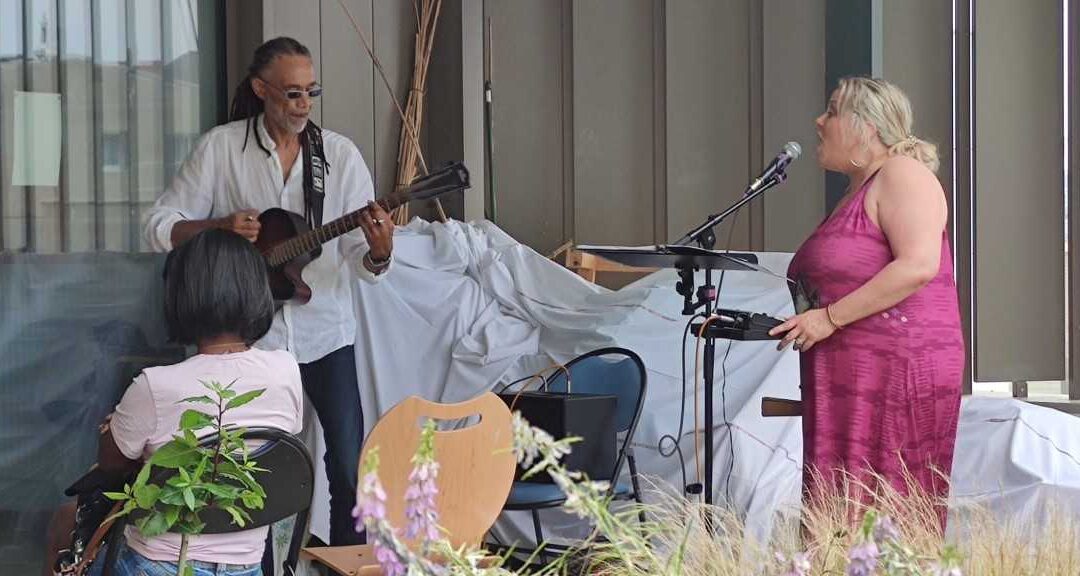 🎶La musique s&rsquo;invite dans les services des pavillons Soret et Charles Baudelaire de l&rsquo;hôpital Flaubert du GHH☀️