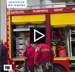 🎗️ Septembre en Or, mois dédié à la lutte contre les cancers pédiatriques : un entrainement impressionnant et une belle mobilisation des équipes du SDIS 76 auprès des enfants suivis en pédiatrie au GHH ! 🚒💛